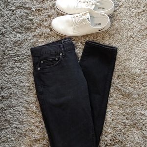 Black Aeropostale Skinny Jeans
